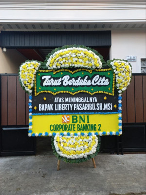 Papan Bunga Duka di Suriamedal