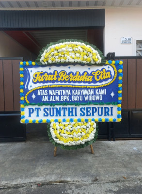 Papan Bunga Duka di Suriamedal