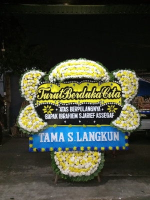 Papan Bunga Duka di Suriamedal